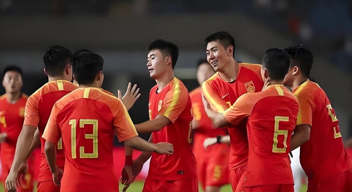 九游体育-邵佳一刚带国足踢了一场热身赛，这两位锋霸就爆发，携手进两球